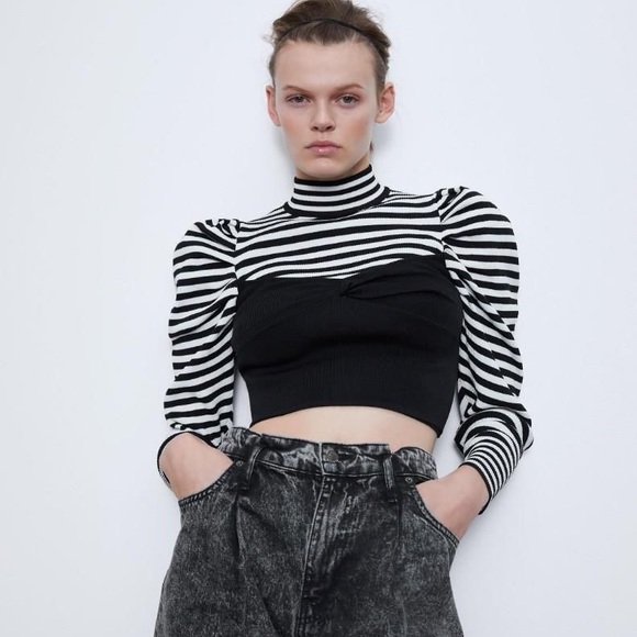 Zara Tops - Zara Black and White Rib Top with Puff Sleeve